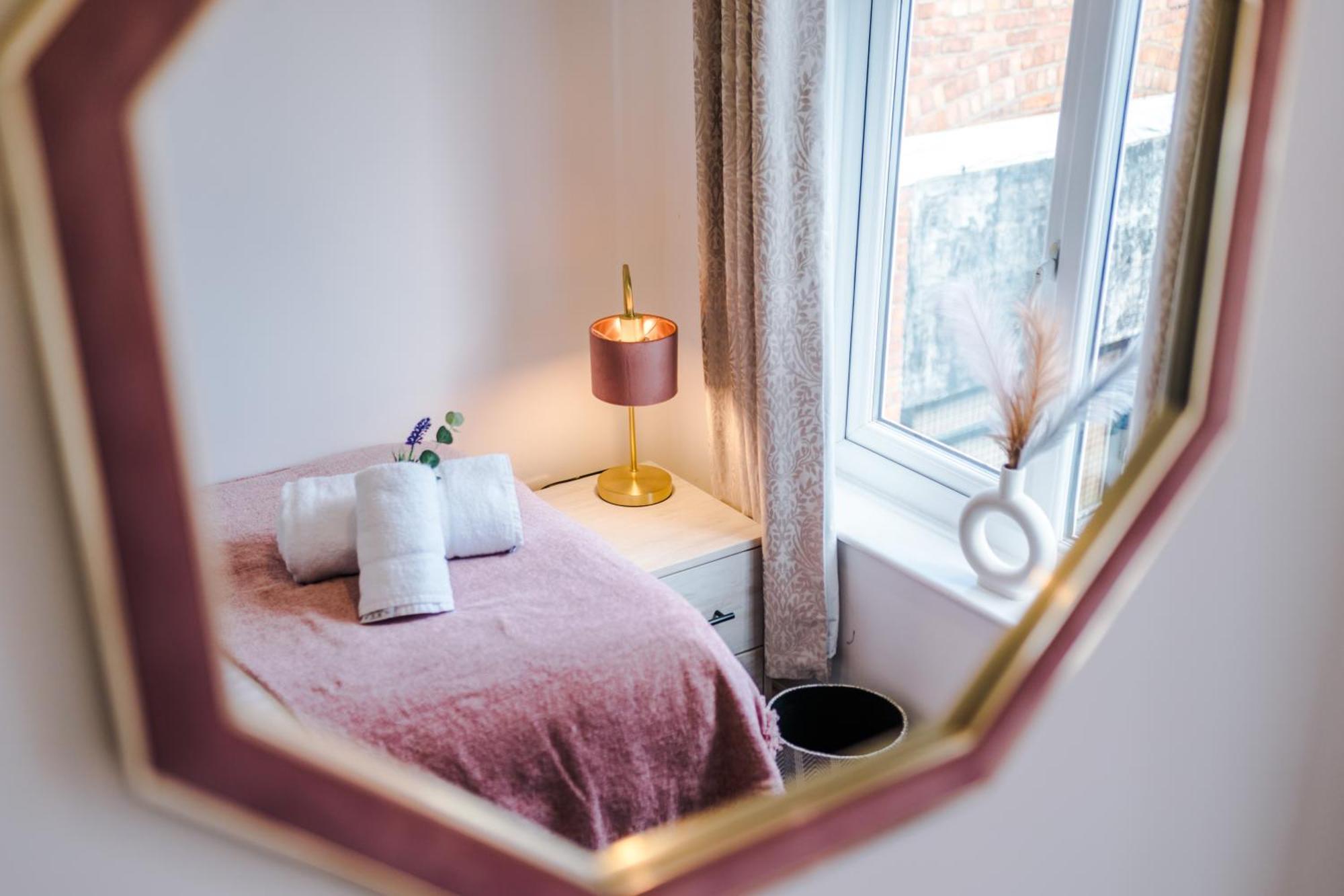 Spacious 3-Bed Home In Nantwich By 53 Degrees Property - Amazing Location, Ideal For Groups - Sleeps 6 Экстерьер фото