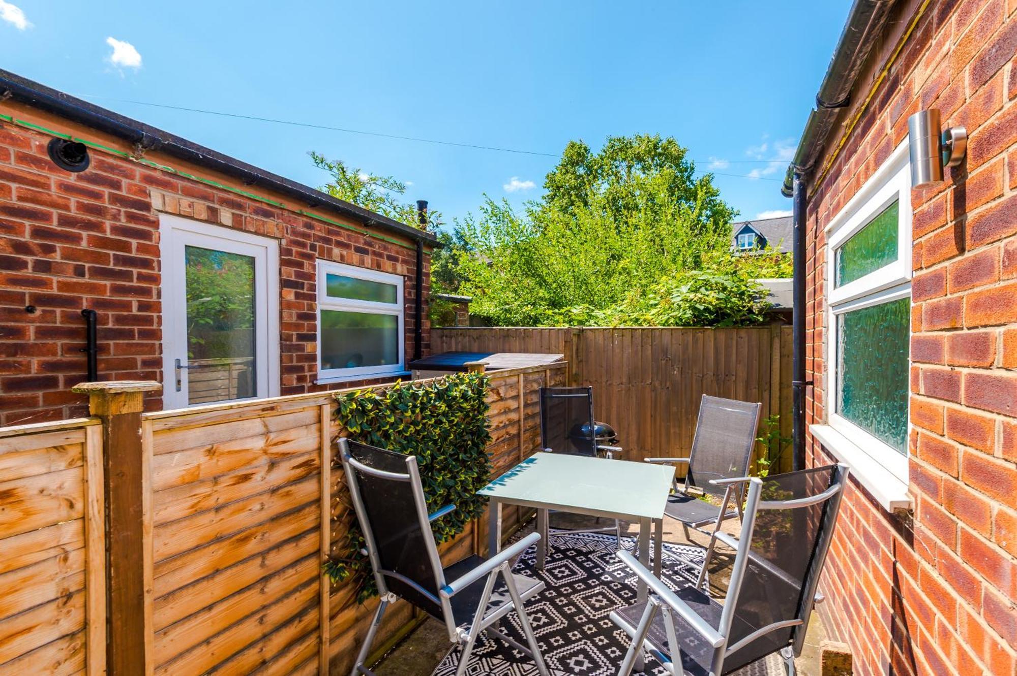 Spacious 3-Bed Home In Nantwich By 53 Degrees Property - Amazing Location, Ideal For Groups - Sleeps 6 Экстерьер фото